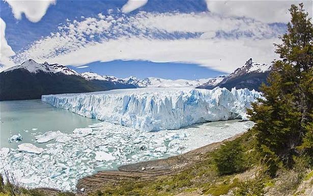 Hvordan reise til Patagonia. Hvis du besøker områder i både Chile og Argentina, flyr inn i en og ut det andre vil spare deg for en dag med backtracking.