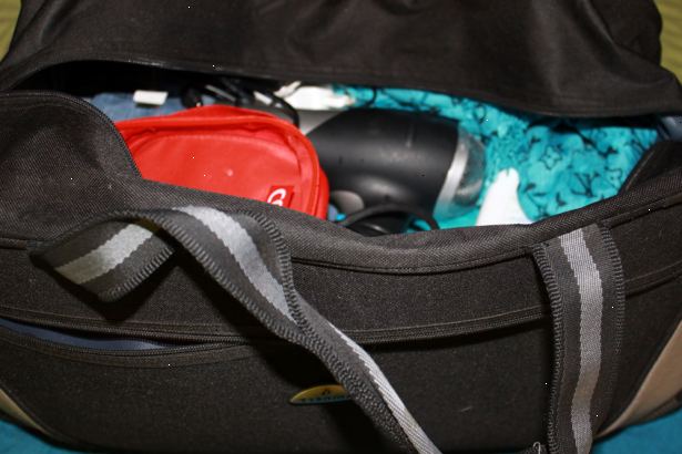 Hvordan å pakke kofferten for en familie ferie (unge tenåringsjenter). Få posen du skal bruke.