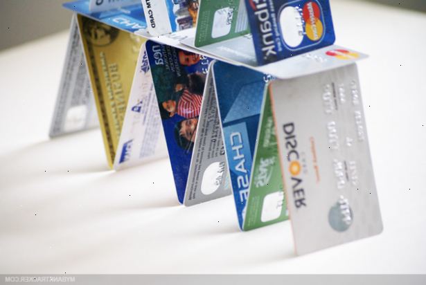 Hvordan få en kredittgrense økning på et kredittkort. Betal regningen i tide i minst seks måneder.