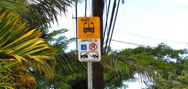 Hvordan å ri thebus i Oahu, Hawaii. Sørg for å ha nok penger til å styre.